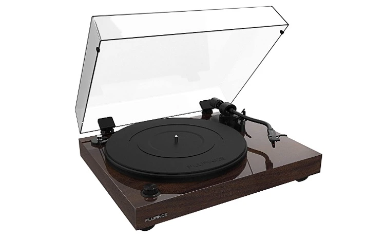 Fluance RT82 Reference High Fidelity Vinyl Turntable Record Player with Ortofon OM10 Cartridge